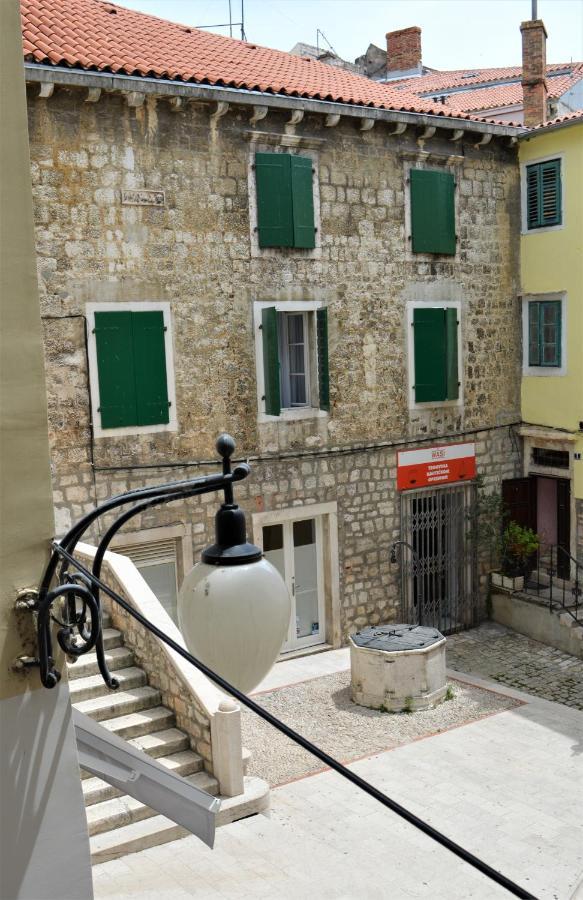 Vicencin Place Downtown Studio Apartments Sibenik Luaran gambar